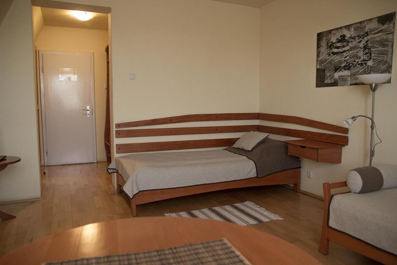 The Zen Hostel - Posticum Oradea Buitenkant foto