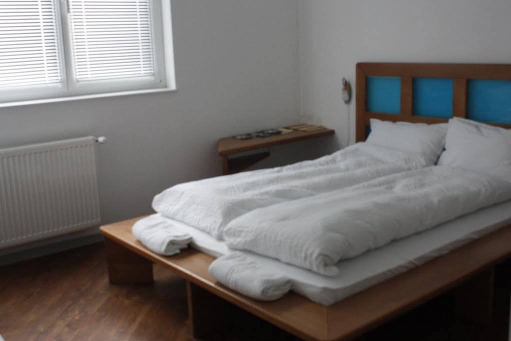 The Zen Hostel - Posticum Oradea Buitenkant foto
