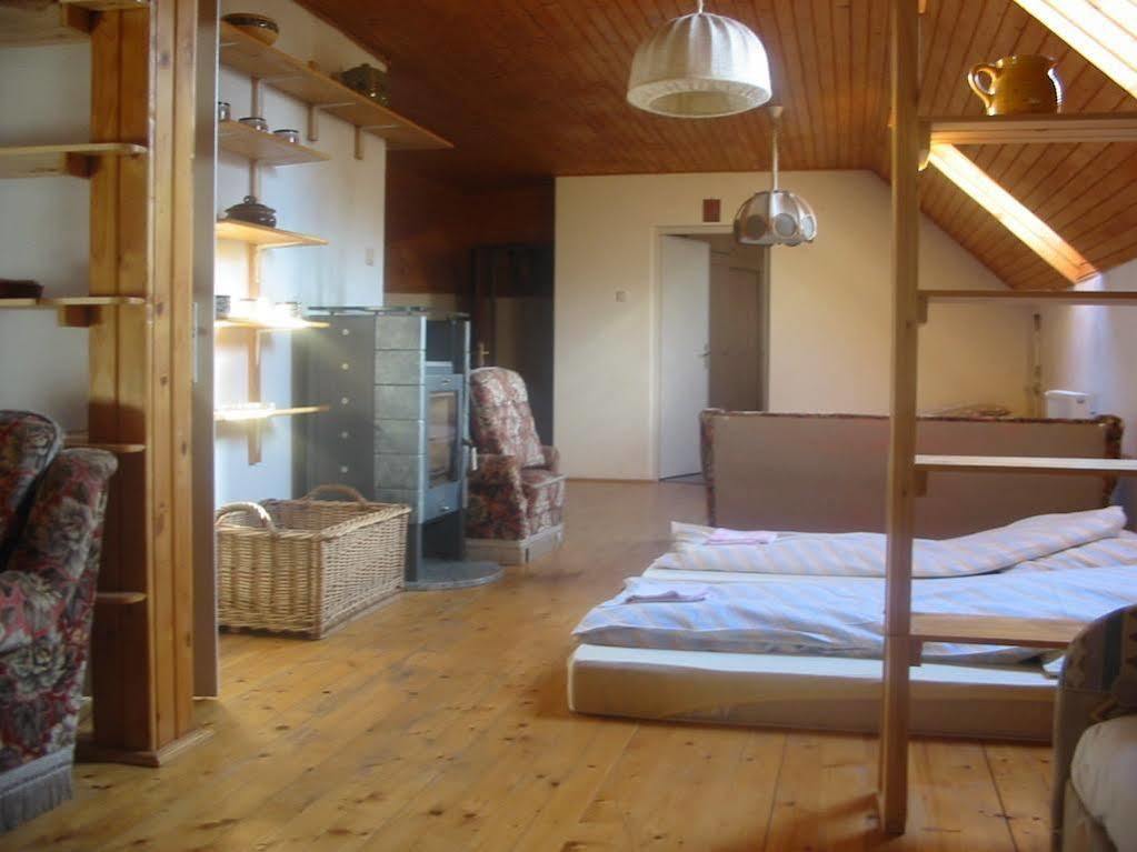 The Zen Hostel - Posticum Oradea Buitenkant foto