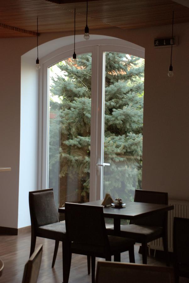 The Zen Hostel - Posticum Oradea Buitenkant foto