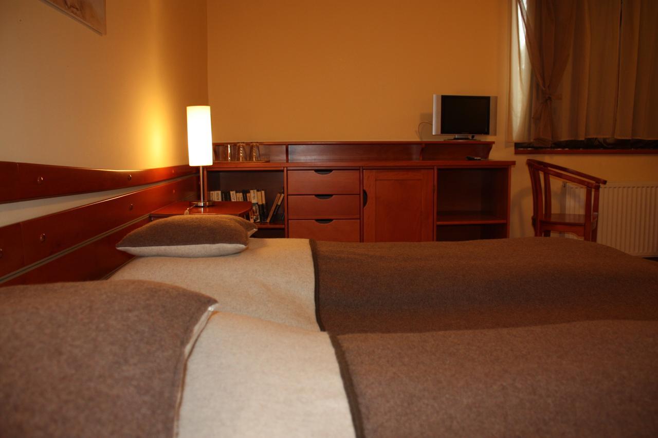 The Zen Hostel - Posticum Oradea Buitenkant foto