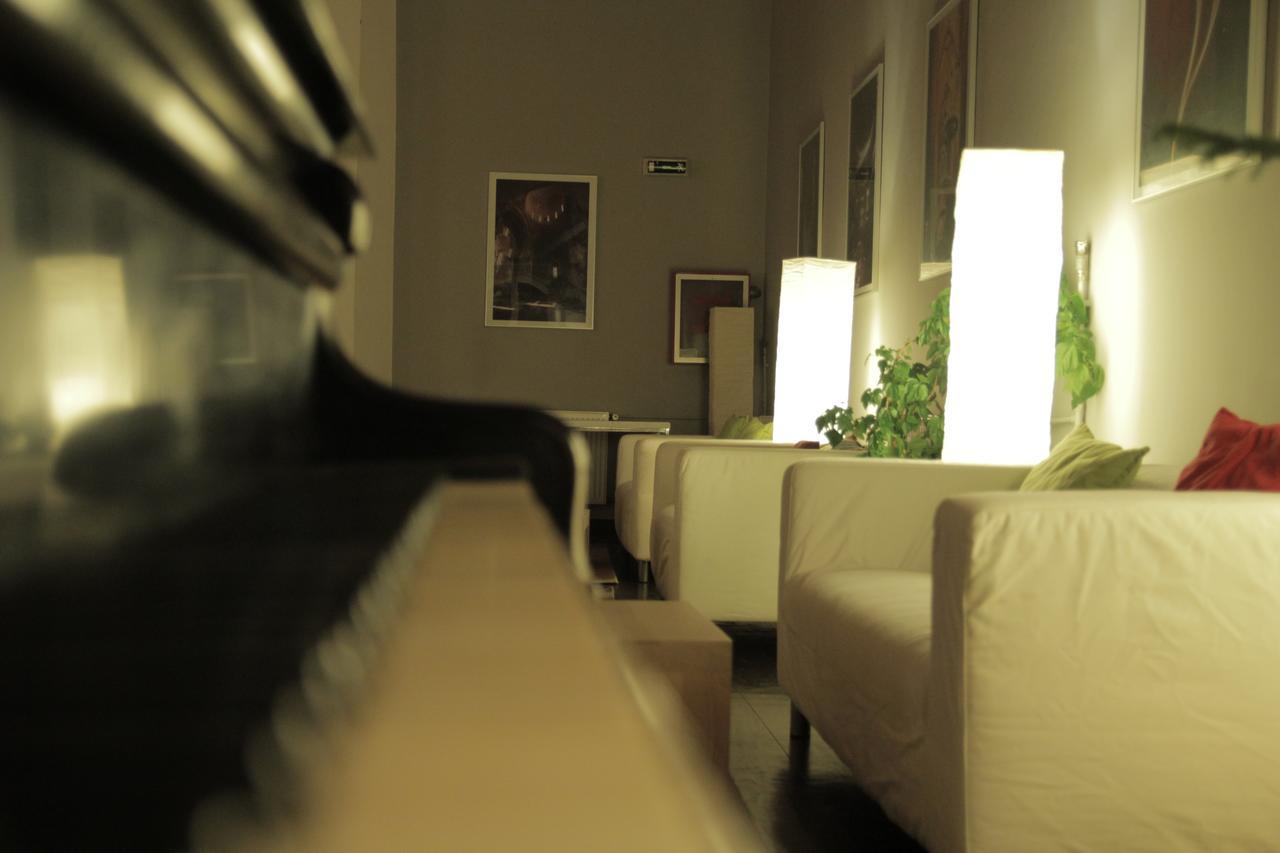 The Zen Hostel - Posticum Oradea Buitenkant foto
