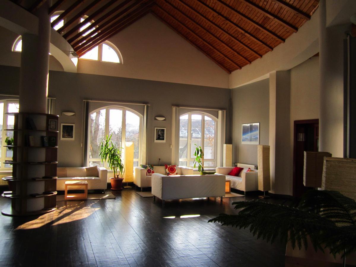 The Zen Hostel - Posticum Oradea Buitenkant foto
