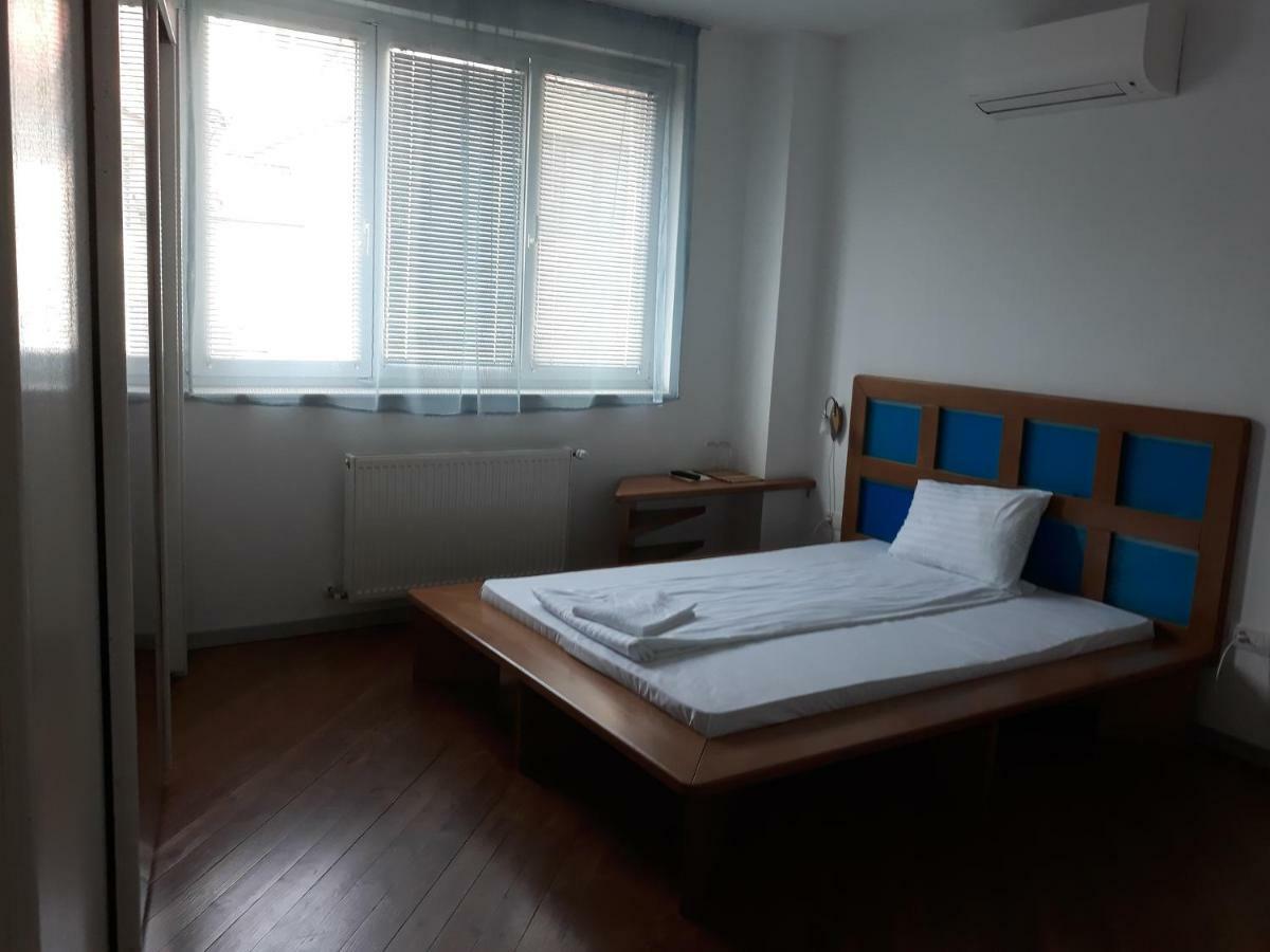 The Zen Hostel - Posticum Oradea Buitenkant foto